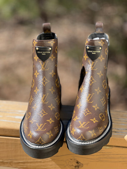 LV Women's Beaubourg Chelsea Ankle Boots Patent Monogram Canvas