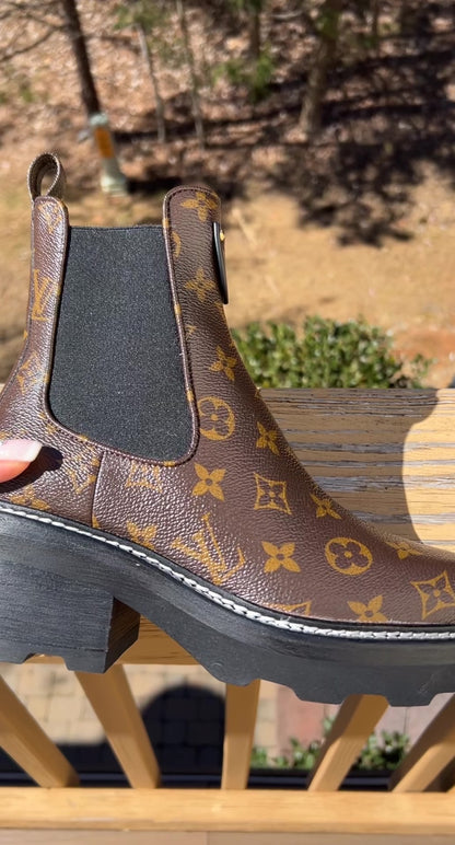LV Women's Beaubourg Chelsea Ankle Boots Patent Monogram Canvas